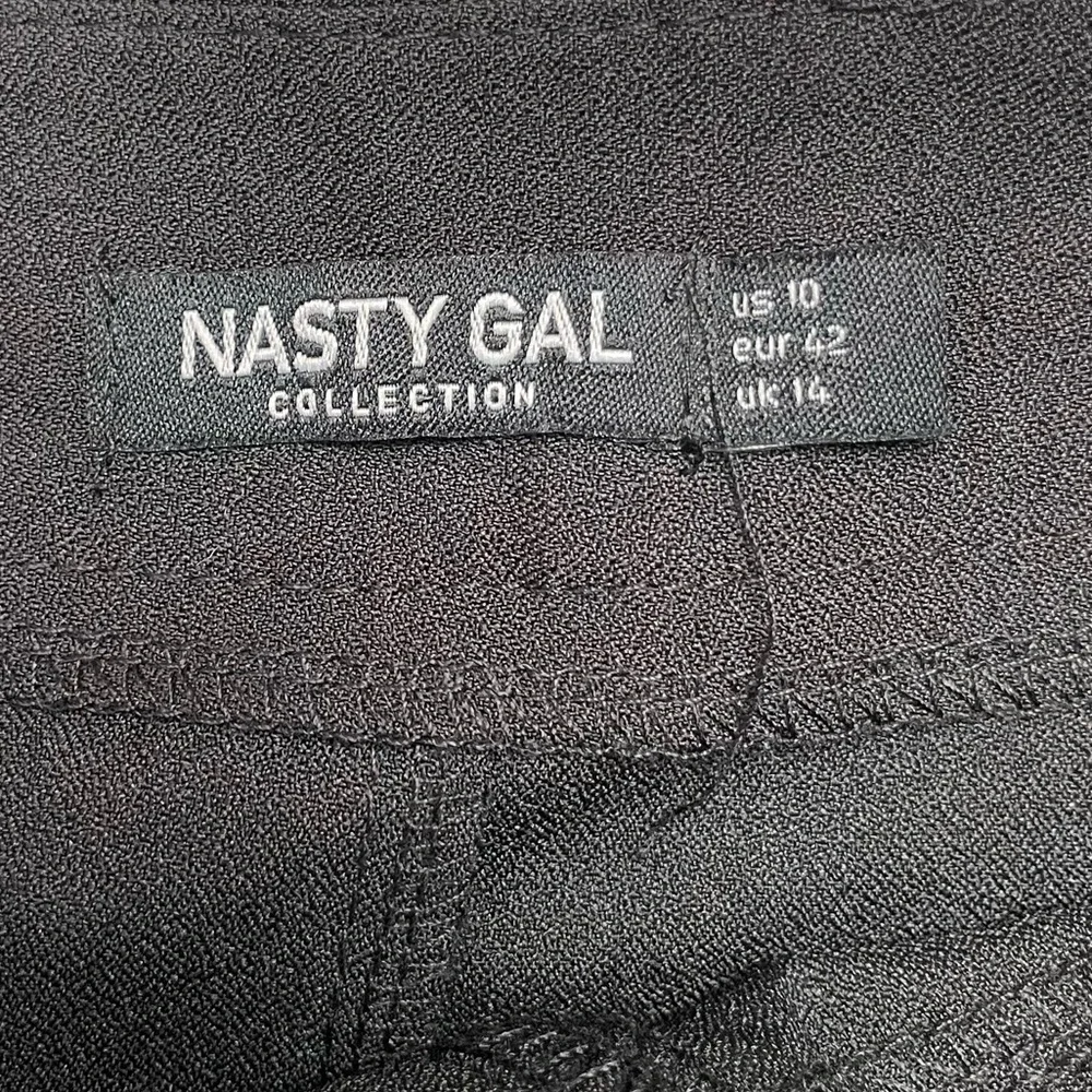 Nasty Gal Ruffle Hem Pants Size 10